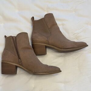 Universal thread Tan Ankle Boots